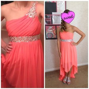 Formal/evening gown fits 2-4